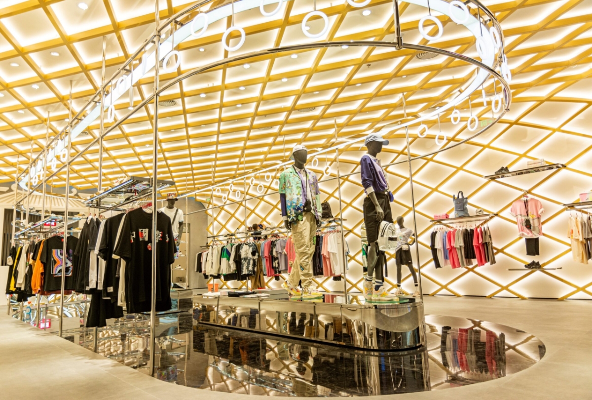 Hải Nam đã trở thành một trung tâm mua sắm lớn của Trung Quốc và cả khu vực châu Á.